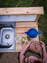 Load image into Gallery viewer, Pressed Tin Panel per 600mm