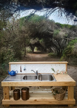 Load image into Gallery viewer, Pressed Tin Panel per 600mm